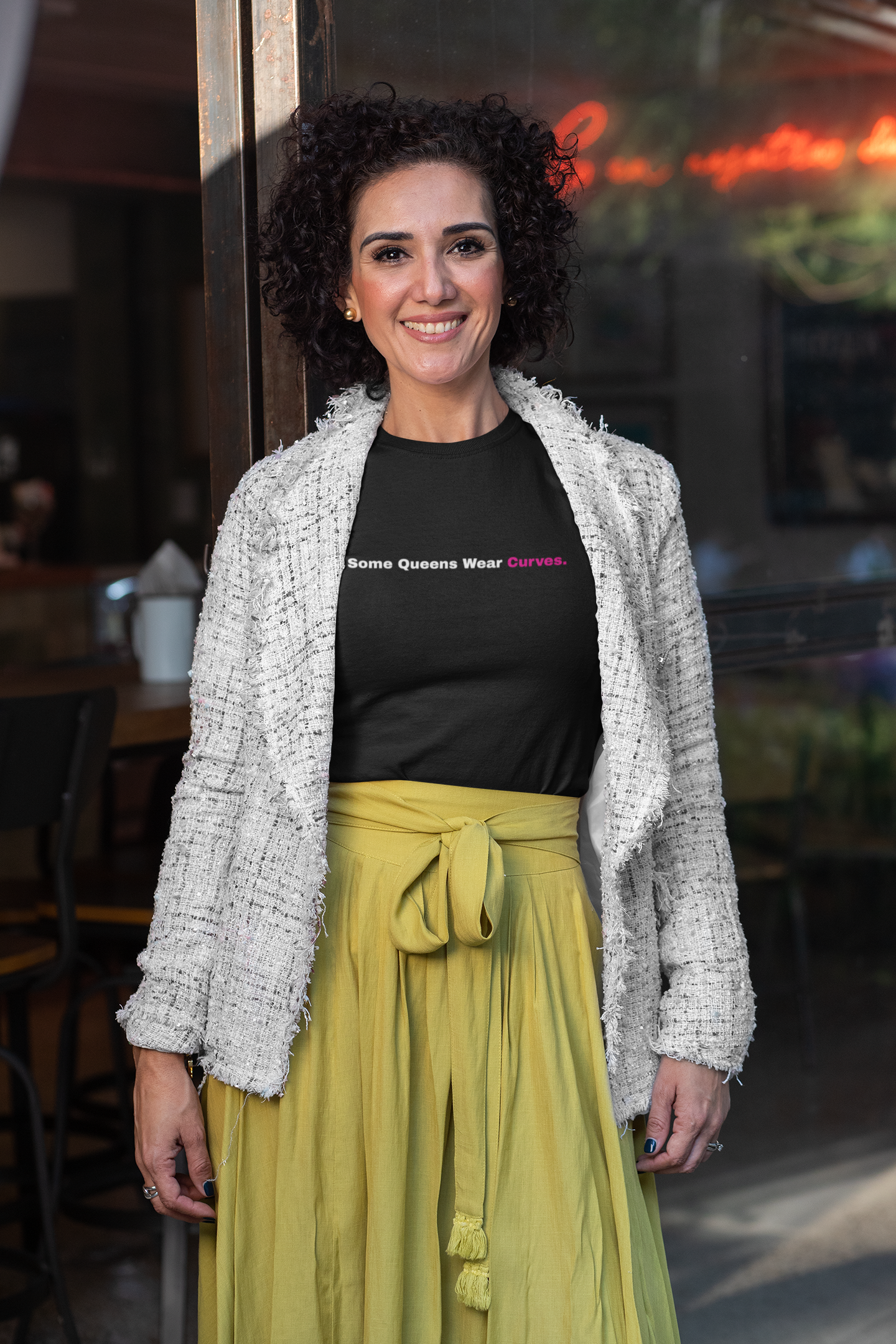 Some Queens Wear Curves. Not Crowns. T-Shirt